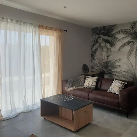 Des Clapas Flora, Avec Piscine Privee Holiday home Balazuc