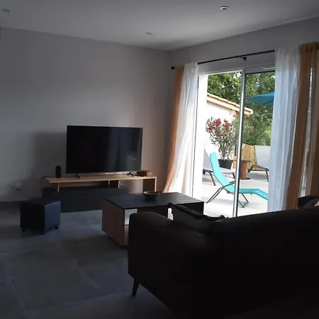 Des Clapas Flora, Avec Piscine Privée Hébergement de vacances Balazuc